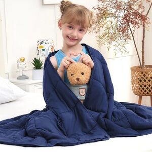 Pillowfort Deep Blue Weighted Blanket